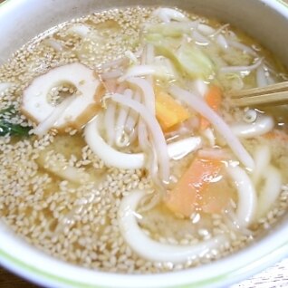 お野菜たっぷり！お手軽に作れる煮込みうどん